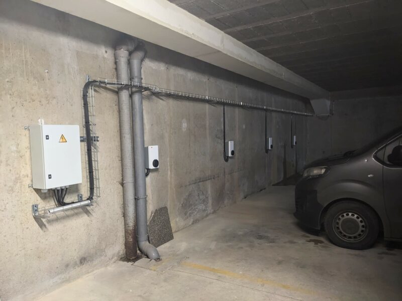 Installation de 9 bornes de recharge pour la flotte de véhicules de Neotoa à Rennes, Dinan et Vitré