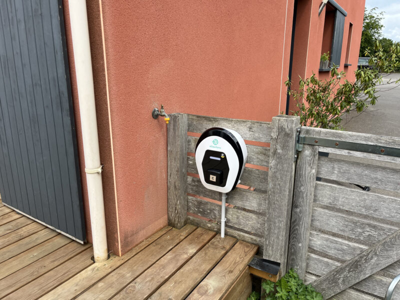 Installation d’une borne de recharge eProWallbox à Hédé-Bazouges