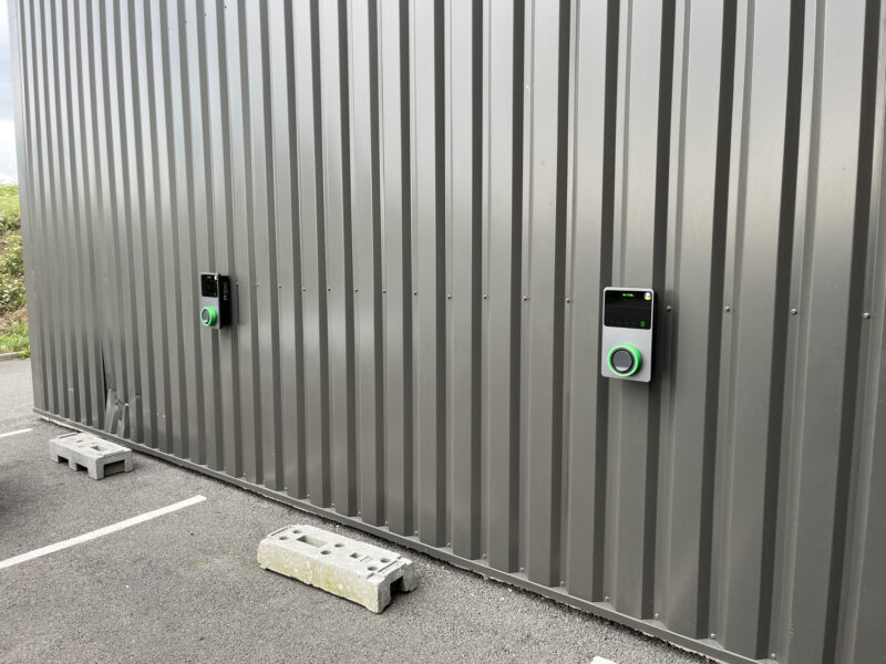 Installation de deux bornes de recharge AUTEL Maxicharger pour Intermarché à La Mézière